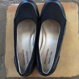 Skechers Size 8.5 Dressy Slip-On